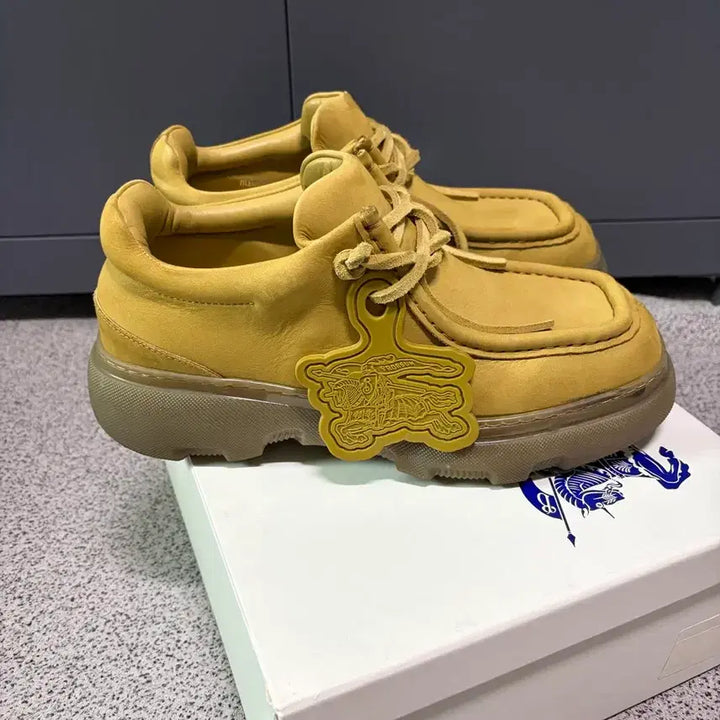 [SOLD OUT] 버버리 누벅 크리퍼 슈즈 42.5