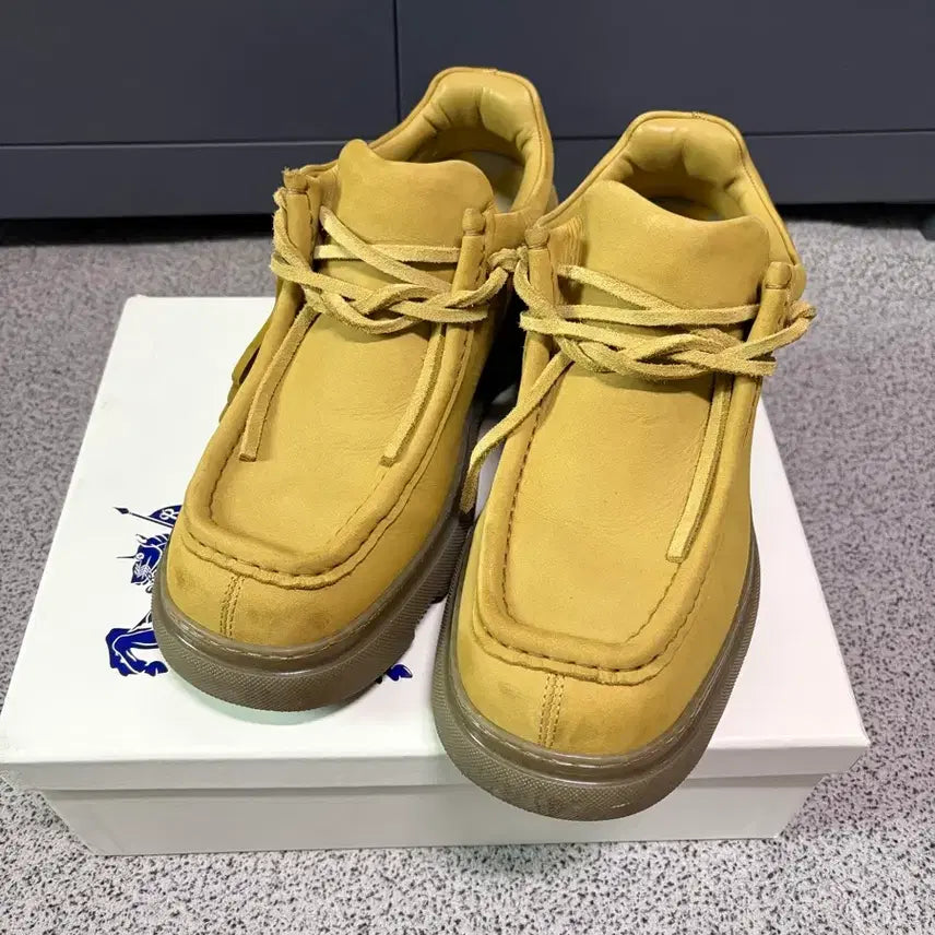 [SOLD OUT] 버버리 누벅 크리퍼 슈즈 42.5