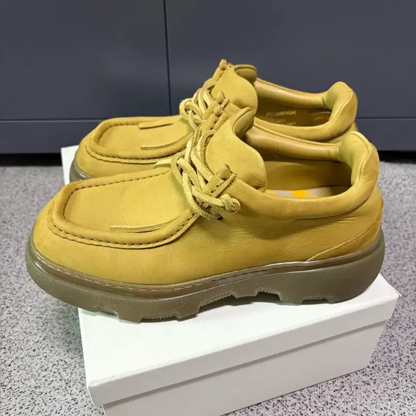 [SOLD OUT] 버버리 누벅 크리퍼 슈즈 42.5