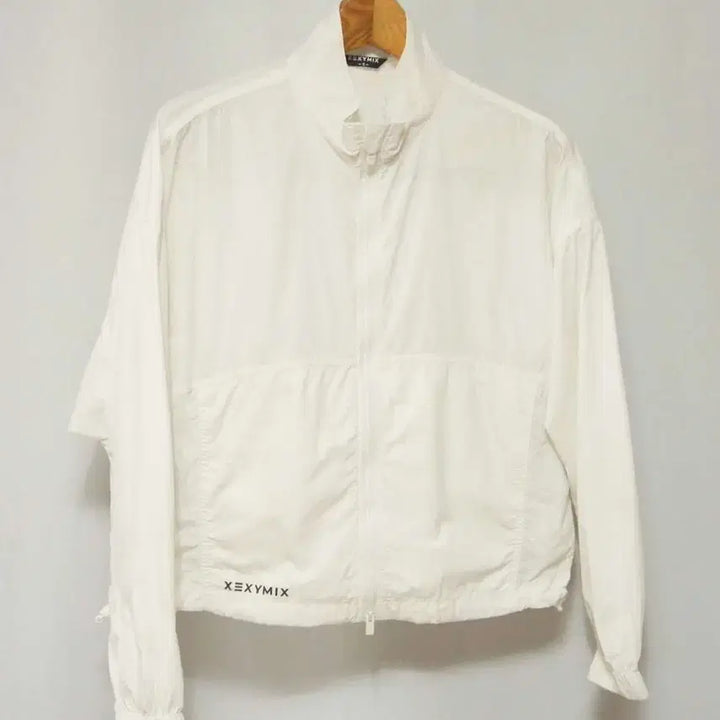 [BUNJANG] Xexymix White Windbreaker Jumper Women&