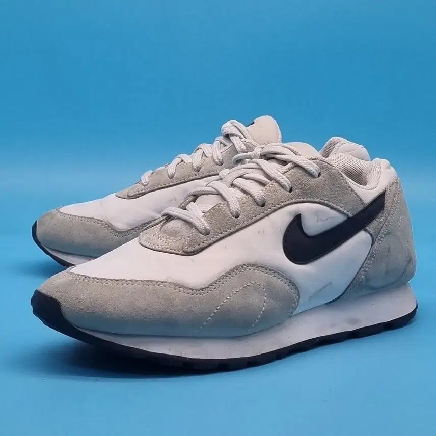 [BUNJANG] Nike Outburst Sneakers / h 나이키 아웃버스트 운동화 230
