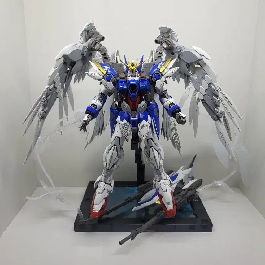 [SOLD OUT] 반다이 MG 1 / 100 하이레졸루션 윙건담