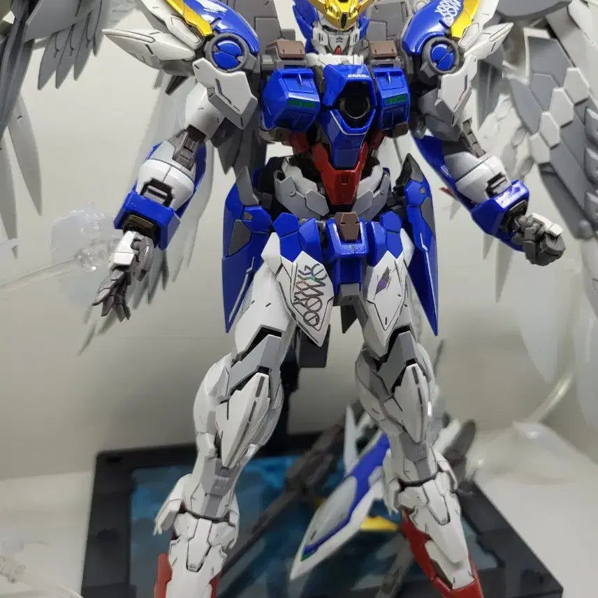 [SOLD OUT] 반다이 MG 1 / 100 하이레졸루션 윙건담