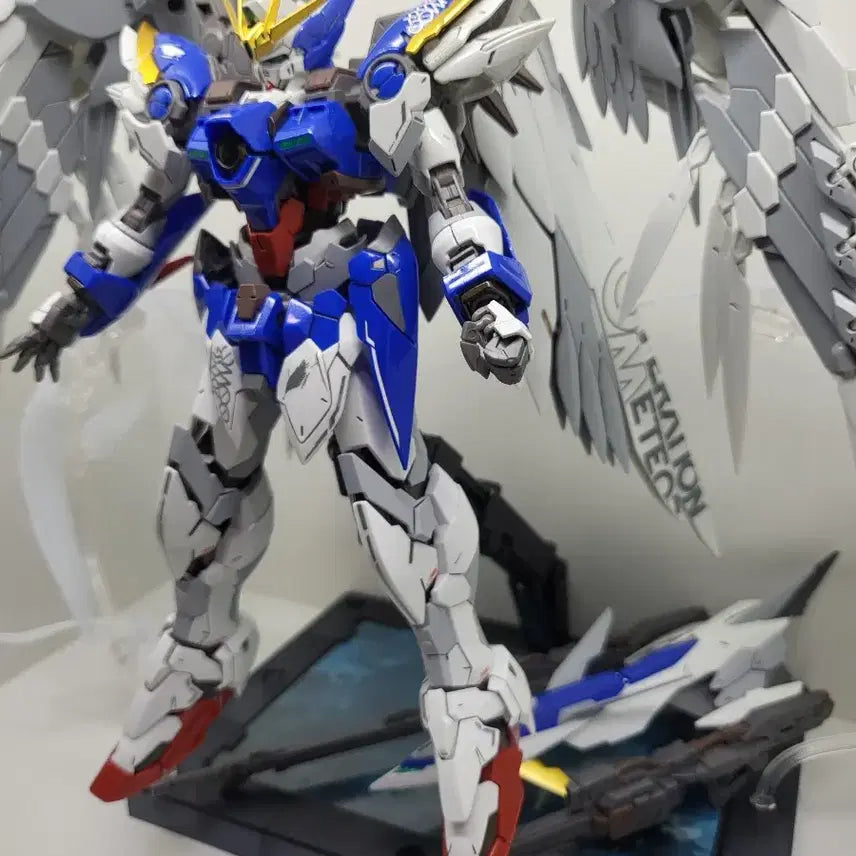 [SOLD OUT] 반다이 MG 1 / 100 하이레졸루션 윙건담