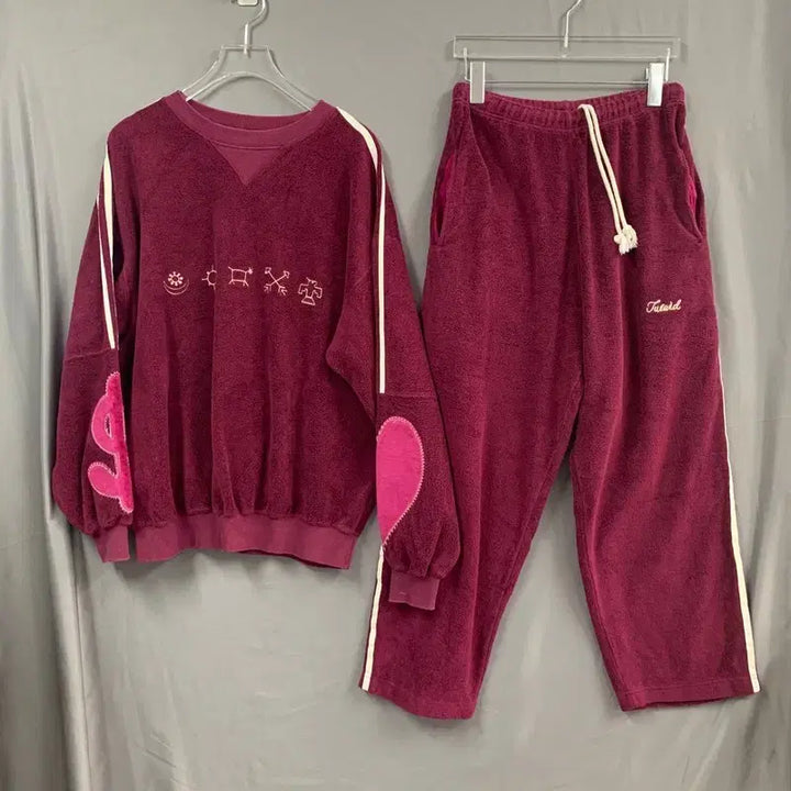 [BUNJANG] TUEWID Retro Embroidered Sweatshirt and Pants Set / 1 TUEWID 투위드 레트로 자수 스웻 맨투맨 셋업