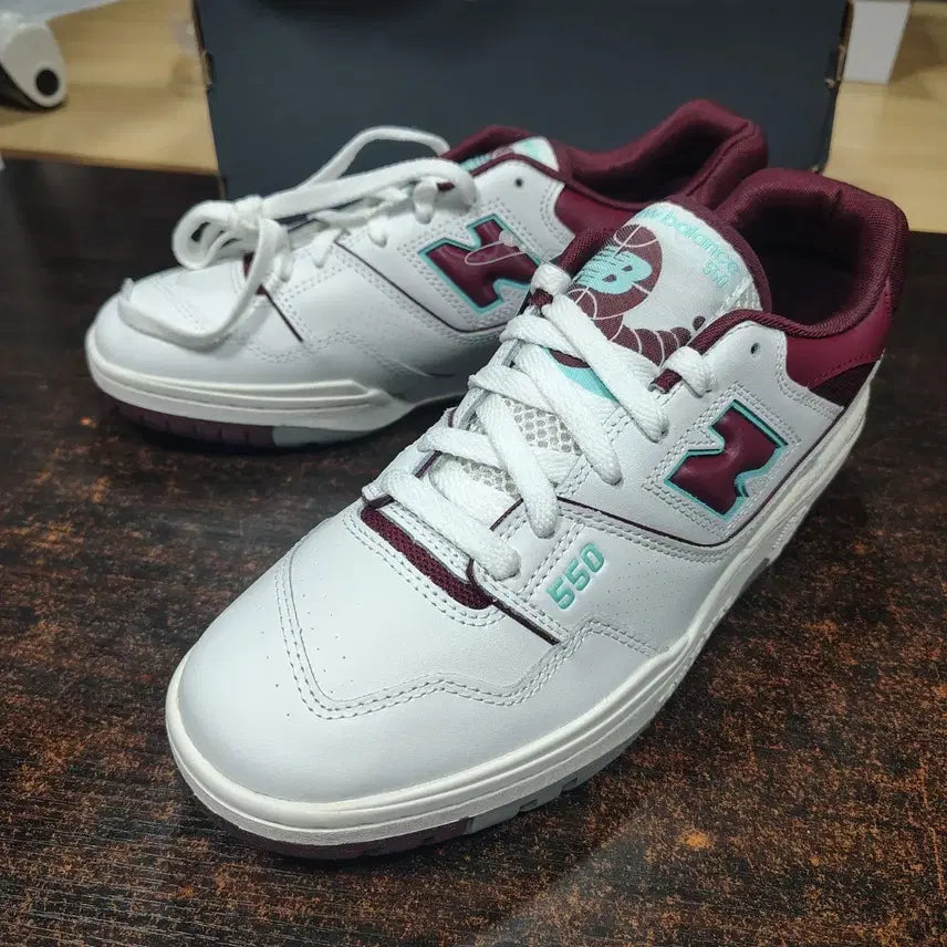 [BUNJANG] New Balance 550 Sneakers / 270 새상품 뉴발른스 550