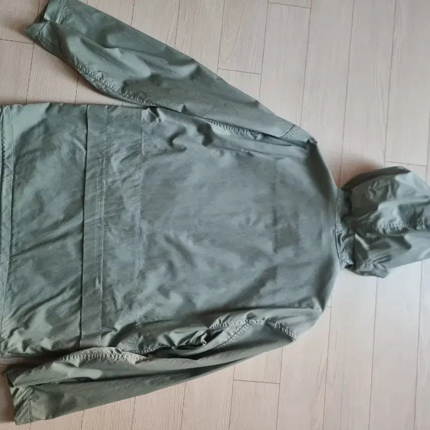 [BUNJANG] Theory Hooded Windbreaker Jacket / 띠어리바람막이