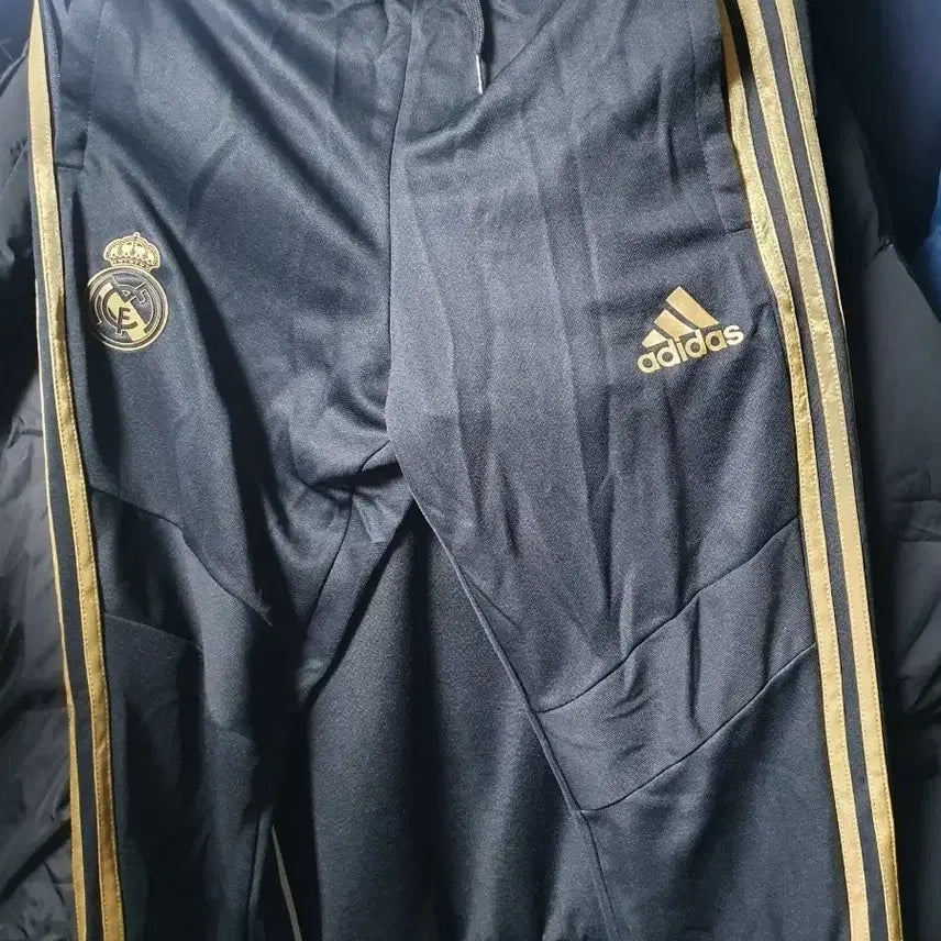 [BUNJANG] Adidas Real Madrid Training Pants Black/Gold S / 아디다스 레알마드리드 트레이닝 바지 블랙/골드s