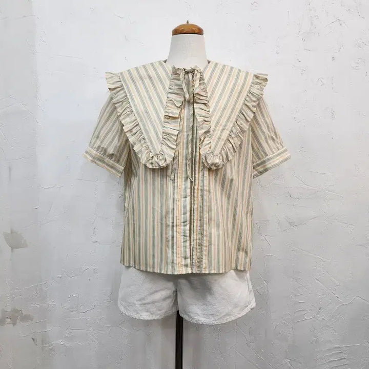[BUNJANG] Stripe Frill Collar Blouse / 스트라이프 프릴 칼라 블라우스
