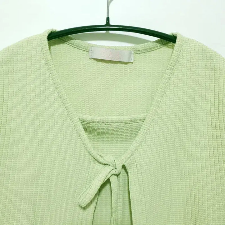[BUNJANG] Crop Sleeveless Top &amp; Cardigan Two-Piece Set / 크롭 민소매 티 &amp; 가디건 투피스 F_S2010