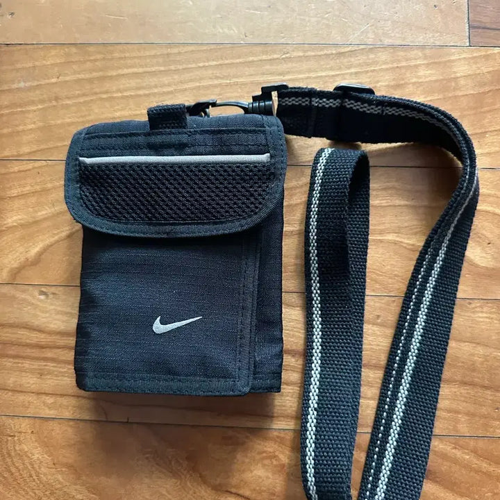 [SOLD OUT] 나이키 목걸이가방 벨트백