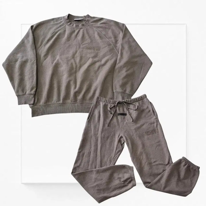 [BUNJANG] Fear of God Essentials Olive Sweatshirt &amp; Jogger Pants Set Up / [빈티지맛집@] 에센셜 피오갓 올리브 셋업