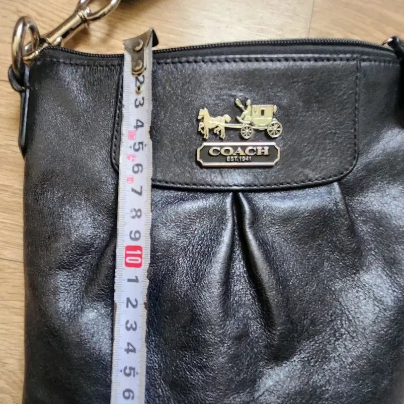 [BUNJANG] Coach Black Leather Crossbody Bag / 코치 블랙 레더 크로스백