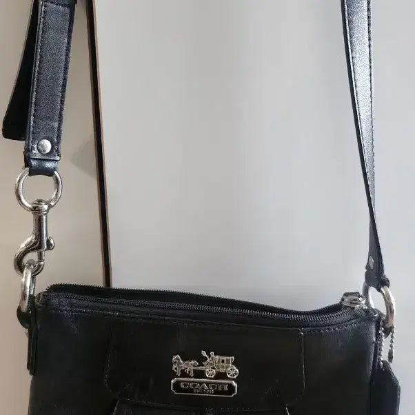 [BUNJANG] Coach Black Leather Crossbody Bag / 코치 블랙 레더 크로스백