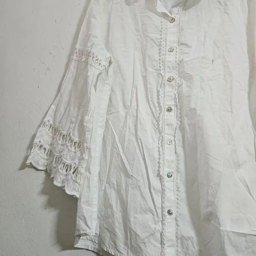 [BUNJANG] Lace Sleeve White Blouse / 레이스 소매 화이트 블라우스