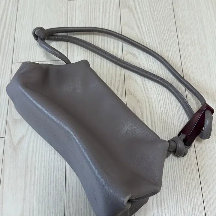 [BUNJANG] Archive Appke Pillow Bag Earl Grey / 아카이브앱크 필로우백 얼그레이