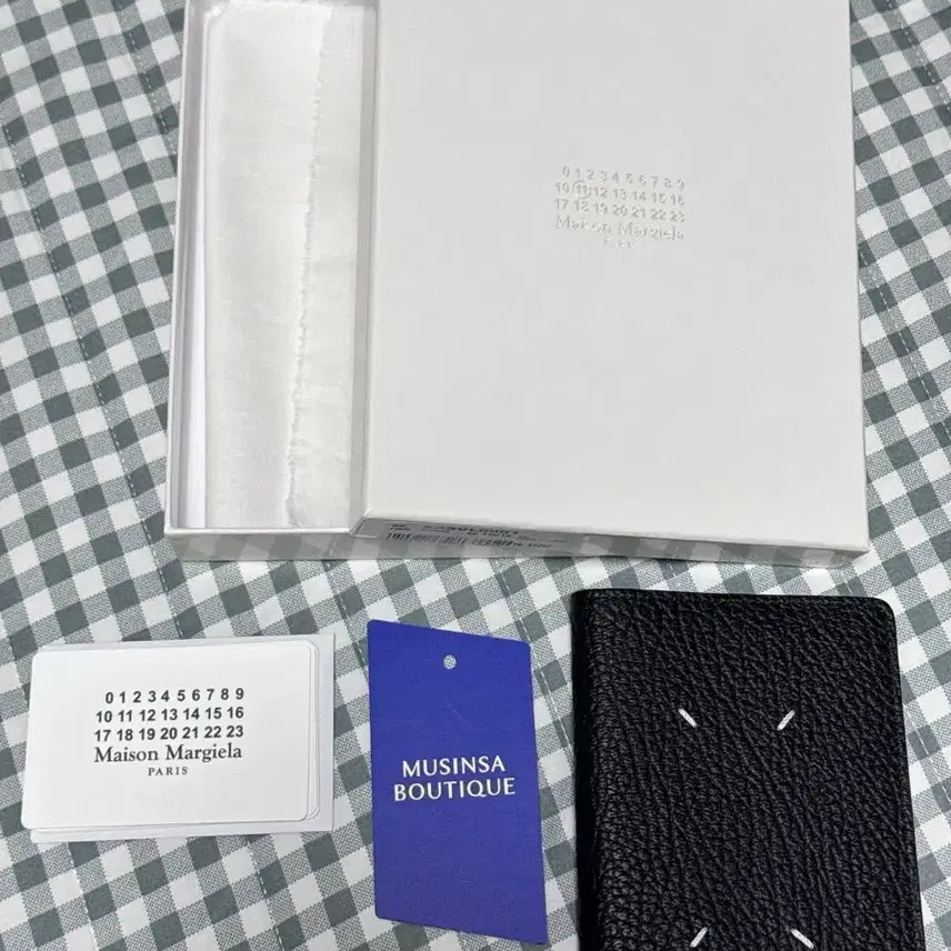 [SOLD OUT] 메종마르지엘라 여권 지갑