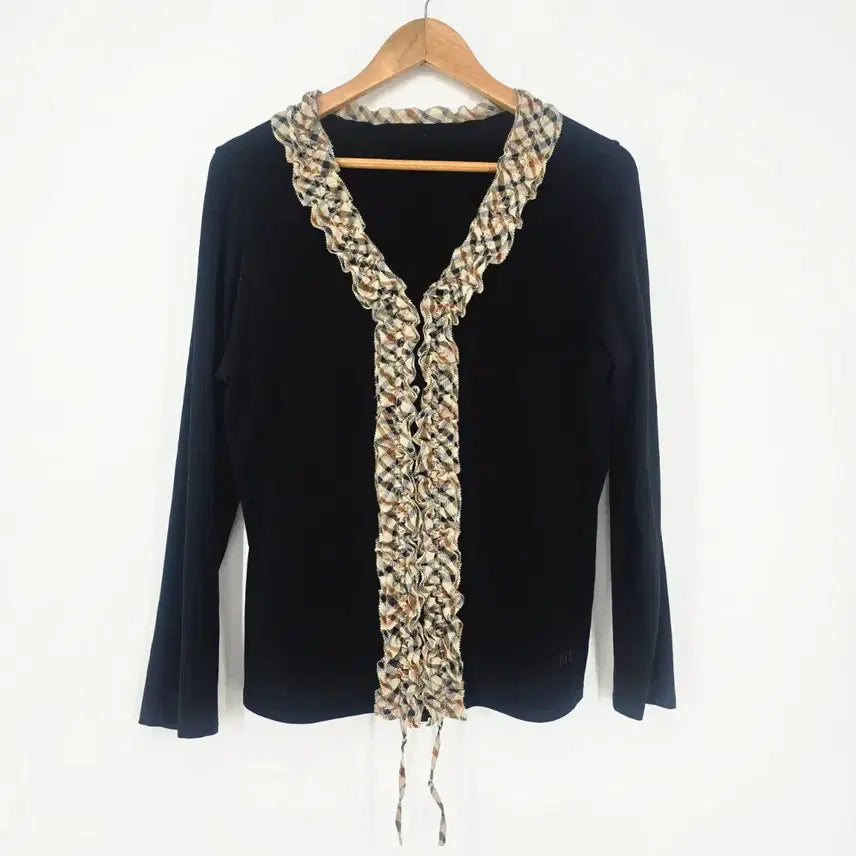 [BUNJANG] DAKS LONDON Ruffle Cardigan / DAKS LONDON 프릴 가디건입니다