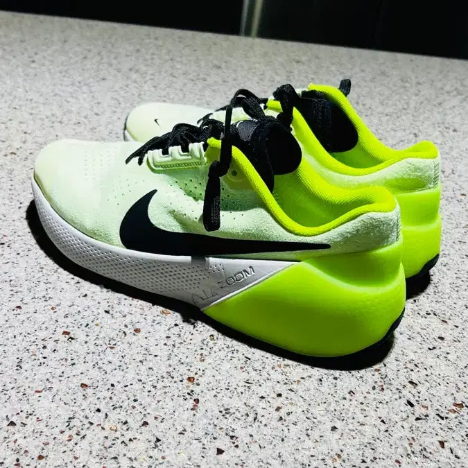 [BUNJANG] Nike Air Zoom Running Training Sneakers / 나이키 형광색 에어 줌 런닝화 트레이닝 운동화