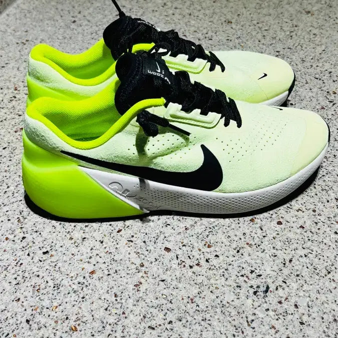 [BUNJANG] Nike Air Zoom Running Training Sneakers / 나이키 형광색 에어 줌 런닝화 트레이닝 운동화
