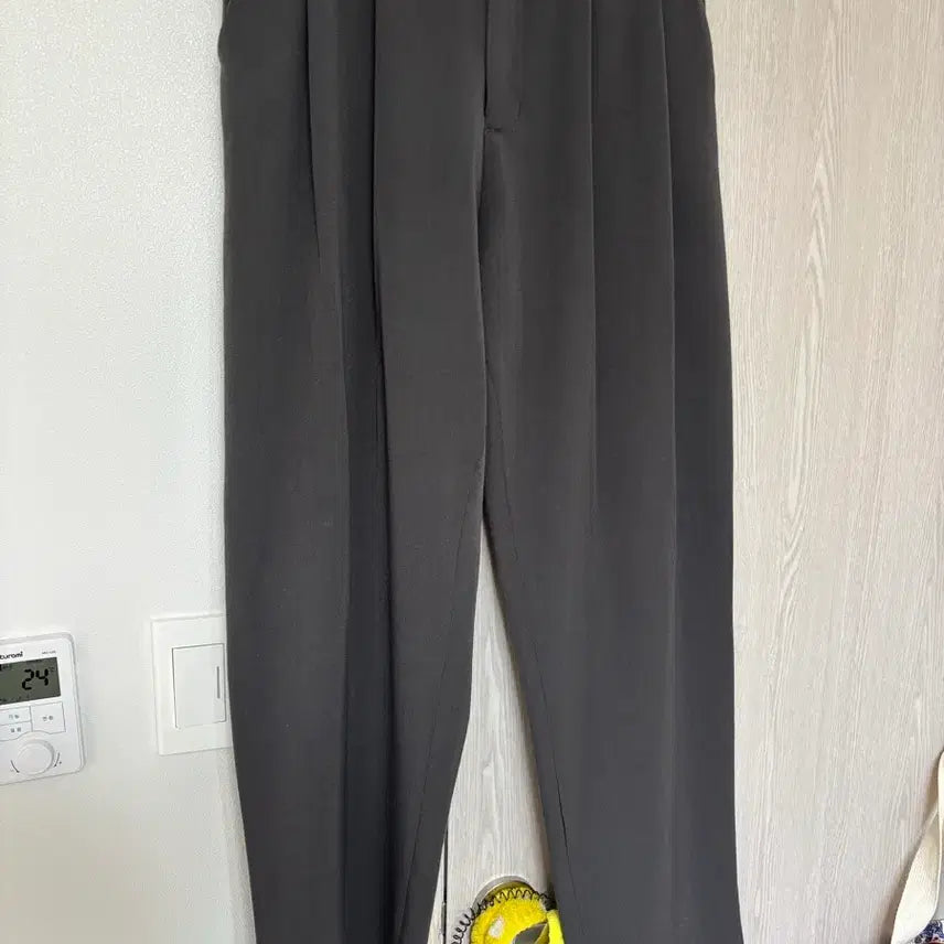 [BUNJANG] Known Wide Tapered Slacks Charcoal / 노운 와이드 테이퍼드 슬랙스 0