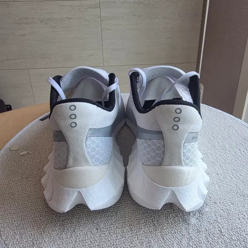 [BUNJANG] Saucony Endorphin Pro 4 Running Shoes - White, Size 265 (Mint Condition) / 써코니 엘돌핀 프로4 화이트 265 민트급 팝니다