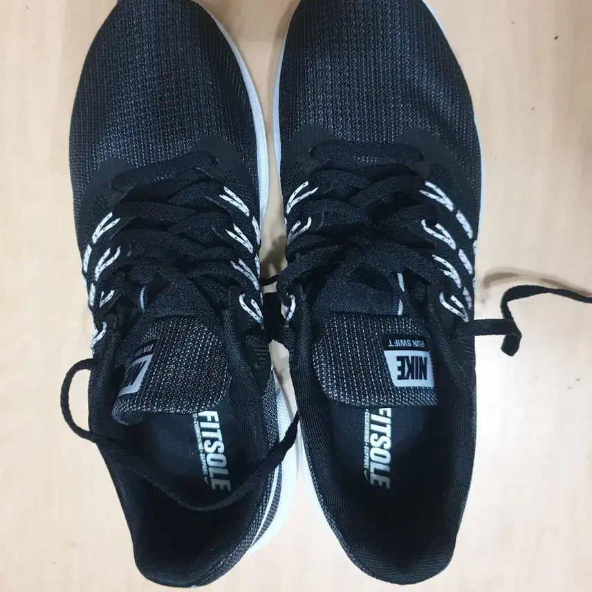 [BUNJANG] Nike Running Shoes (275) / 미사용 나이키 러닝화 275 (270~275)