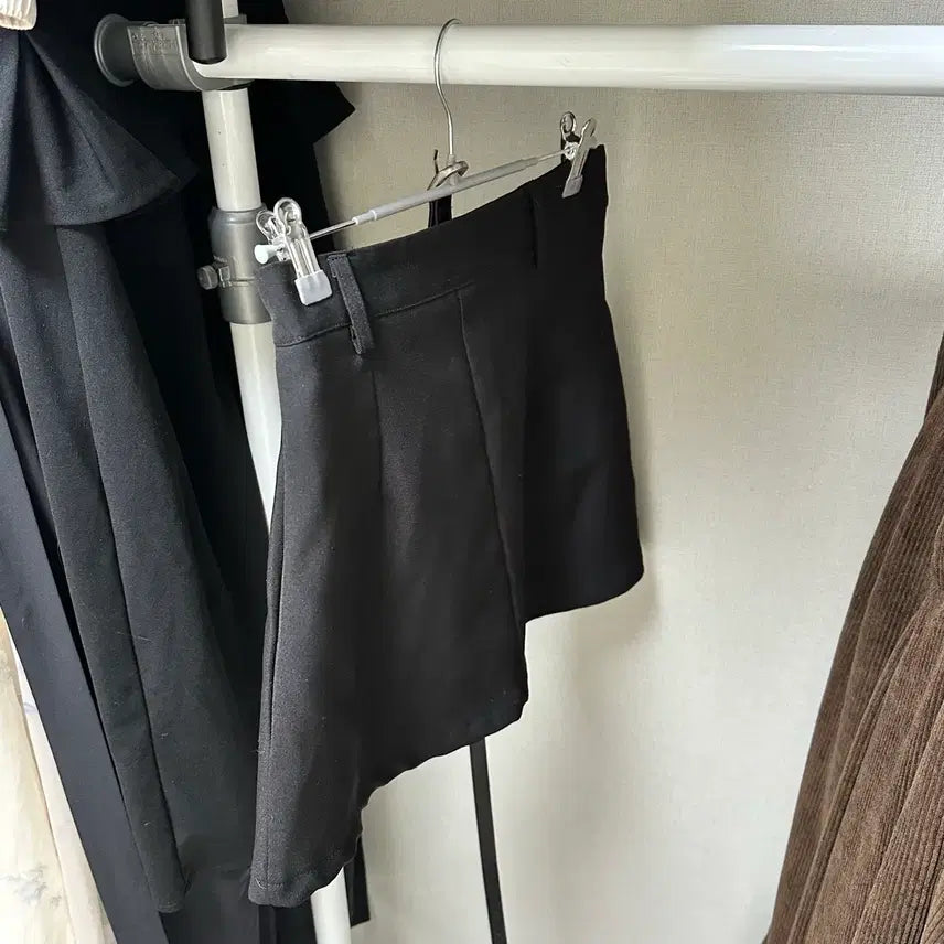 [BUNJANG] Attrangs Black Pleated A-Line Mini Skirt with Belt Set / 에이블리/아뜨랑스 블랙 플리츠 미니스커트