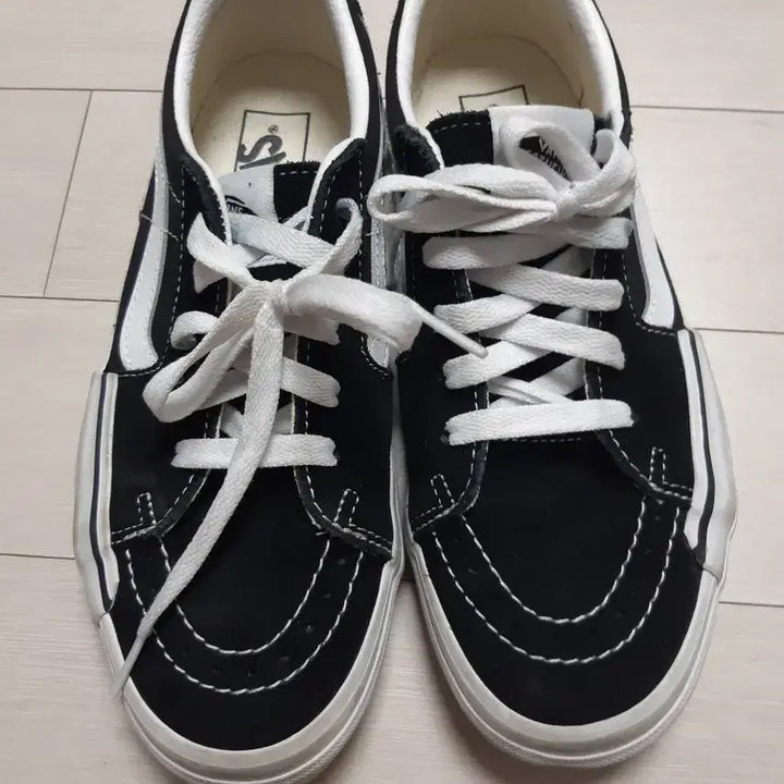 [BUNJANG] Vans SK8-Low Black Sneakers / 반스 SK8-Low 블랙 스니커즈245