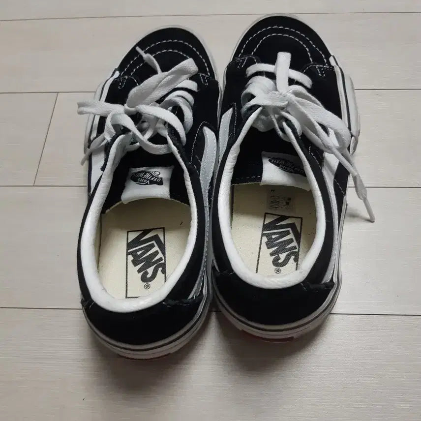 [BUNJANG] Vans SK8-Low Black Sneakers / 반스 SK8-Low 블랙 스니커즈245