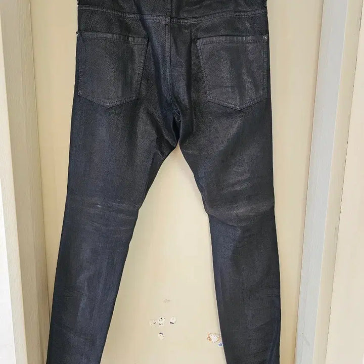 [BUNJANG] DSQUARED2 Wax Coated Black Denim Slim Fit Jeans (Size 48) / [정품] 디스퀘어드 디퀘 블랙 왁스코팅진 데님 슬림핏 48