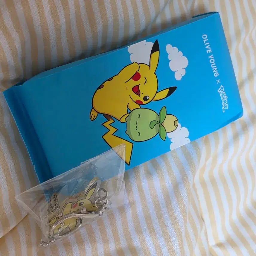 [BUNJANG] Olive Young Pokemon Disposable Film Camera Pikachu Keyring Bundle Set / 올리브영 포켓몬 일회용필름카메라 피카츄키링 일괄
