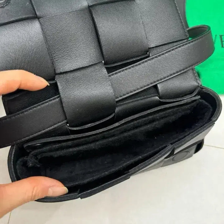 [BUNJANG] Bottega Veneta Cassette Belt Bag / 보테가 베네타 카세트 벨트백