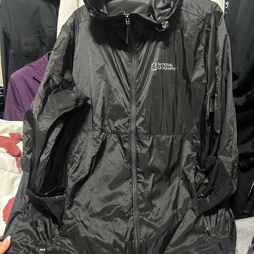 [BUNJANG] National Geographic Black Windbreaker Jacket L / 내셔널지오그래픽 블랙 바람막이 L