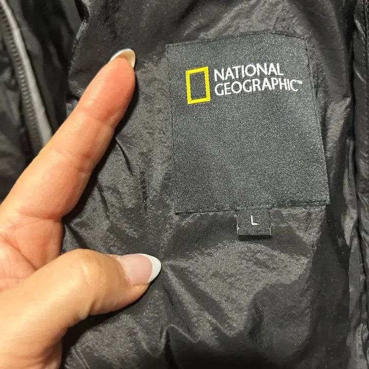 [BUNJANG] National Geographic Black Windbreaker Jacket L / 내셔널지오그래픽 블랙 바람막이 L
