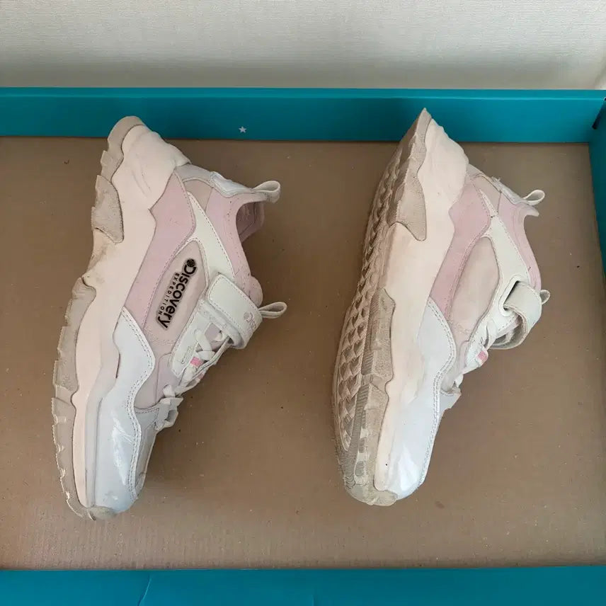 [BUNJANG] Discovery Expedition Pink Hook-and-Loop Sneakers / 디스커버리 핑크 운동화 찍찍이