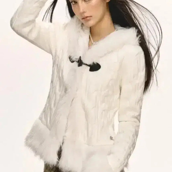 [BUNJANG] Ariseism White Fur Cable Knit Cardigan / y2k 화이트 퍼 케이블 니트 가디건