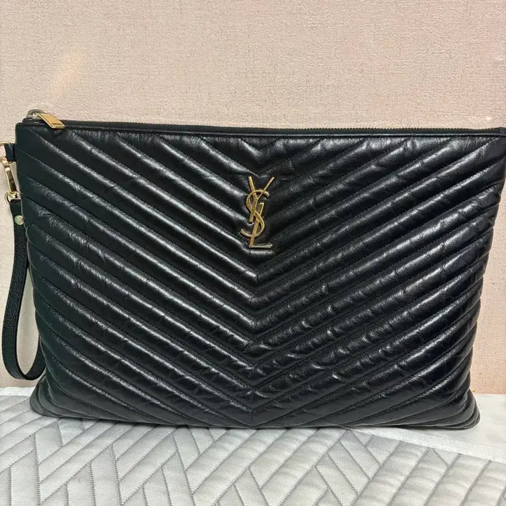 [BUNJANG] Saint Laurent Black Leather Clutch Bag YSL Logo / 생로랑 블랙 레더 클러치백 YSL 로고
