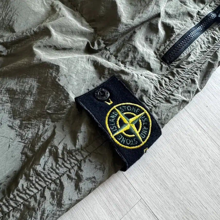 [BUNJANG] Stone Island 18F/W Nylon Metal Pants Olive / 18F/W 스톤아일랜드 나일론메탈 팬츠