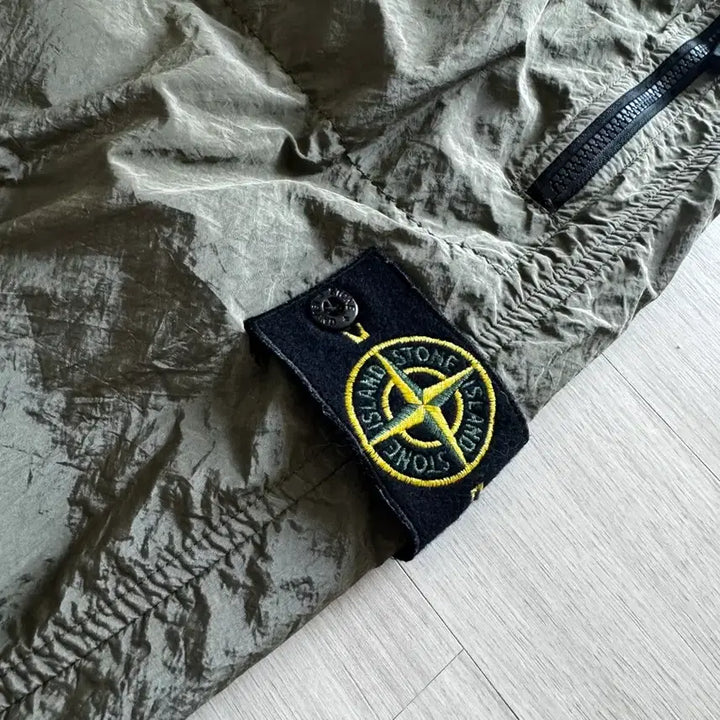 [BUNJANG] Stone Island 18F/W Nylon Metal Pants Olive / 18F/W 스톤아일랜드 나일론메탈 팬츠