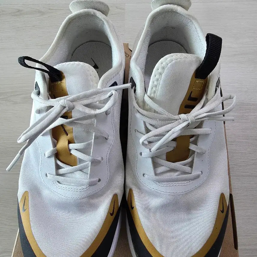 [BUNJANG] Nike Air Max Dia White/Black/Gold Sneakers 235mm / 나이키 에어맥스 디아 흰/검/금 운동화 235mm