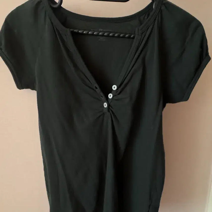 [BUNJANG] Brandy Melville Green Henry Top / 새상품 미사용) 브랜디 멜빌 녹색 헨리탑