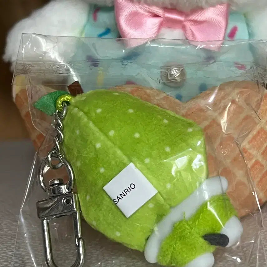 [BUNJANG] Sanrio Pochacco Chibi Chimo Fruit Charm Keychain (Sealed) / 포차코 치비토모 배 과일 키링
