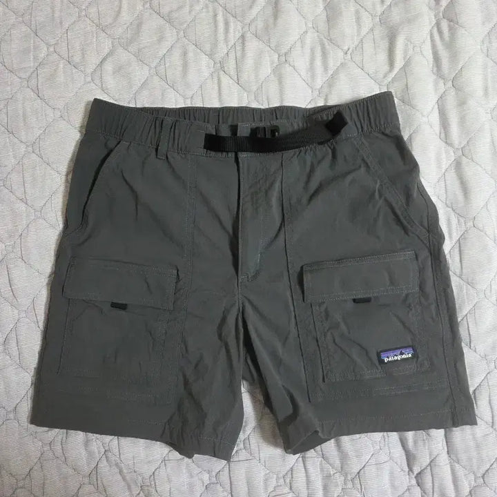 [BUNJANG] Patagonia Grey Shorts / 파타고니아 그레이반바지