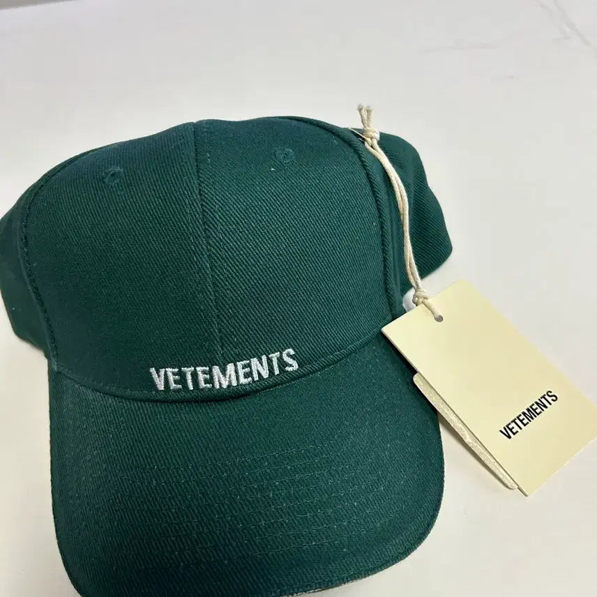 [BUNJANG] Vetements Embroidered Logo Ball Cap Green / 베트멍 자수로고 볼캡 모자 그린 새상품