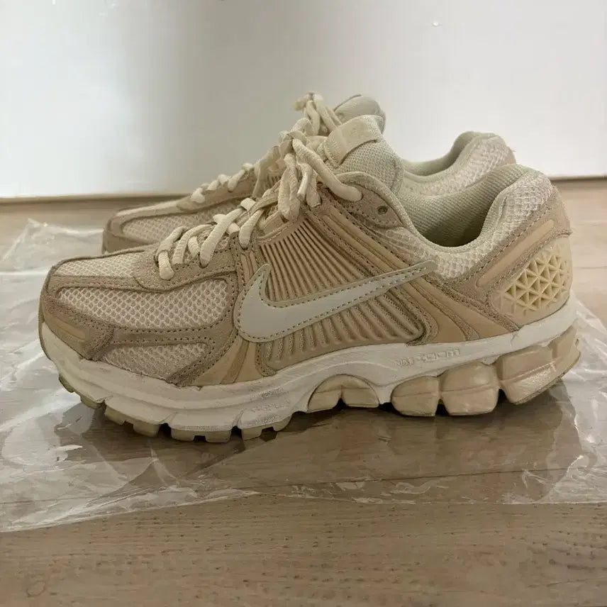 [BUNJANG] Nike Zoom Vomero 5 Ivory / 나이키 줌 보메로 5 아이보리