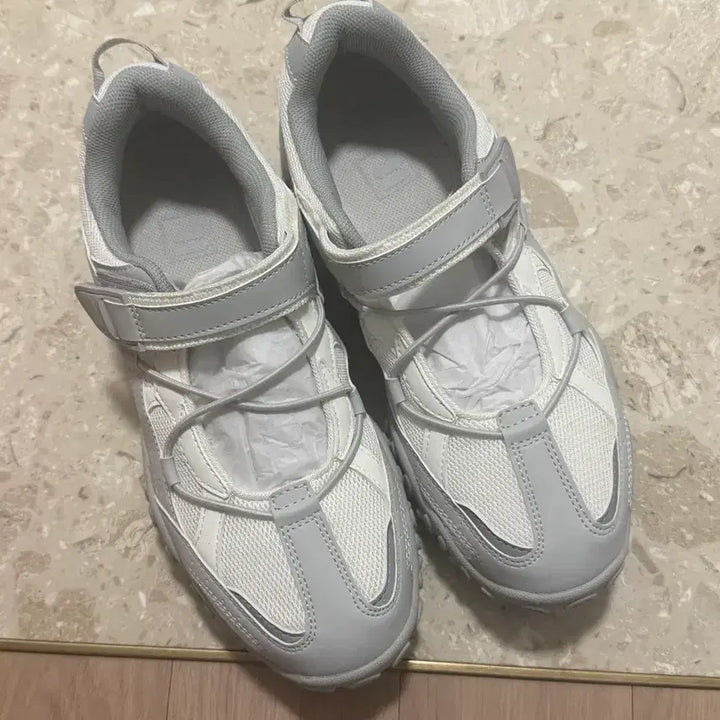 [BUNJANG] Fila Eshafe Velcro 2 Mary Jane Sneakers - Silver / 휠라 에샤페 벨크로2