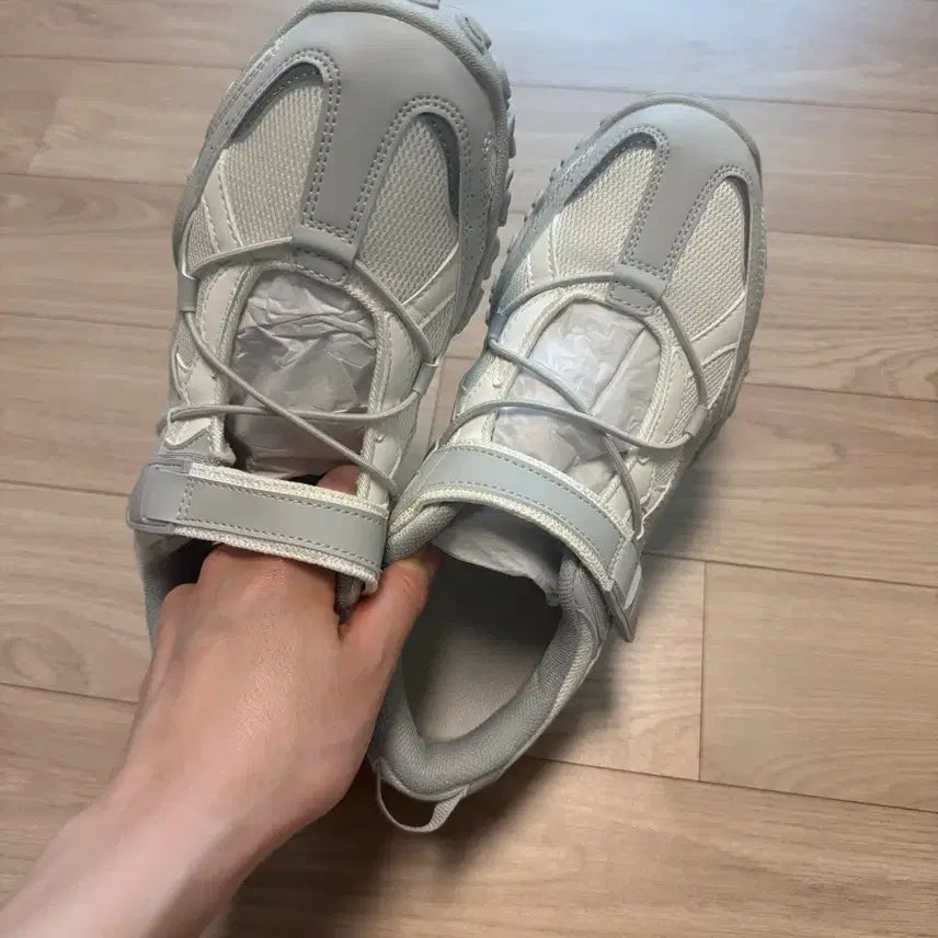 [BUNJANG] Fila Eshafe Velcro 2 Mary Jane Sneakers - Silver / 휠라 에샤페 벨크로2