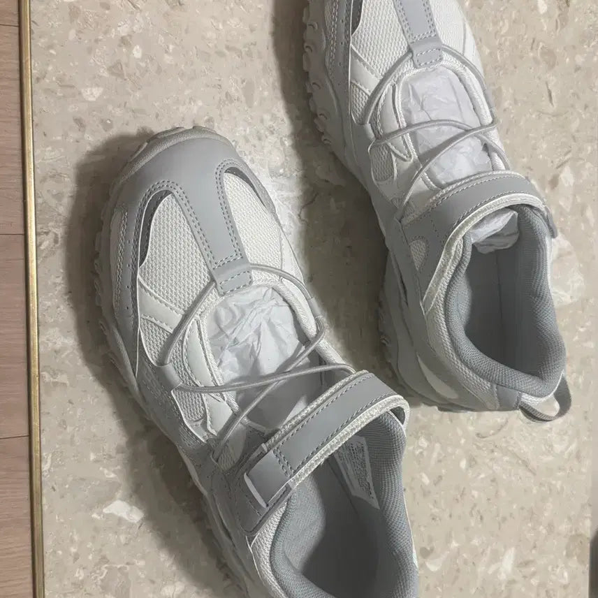 [BUNJANG] Fila Eshafe Velcro 2 Mary Jane Sneakers - Silver / 휠라 에샤페 벨크로2