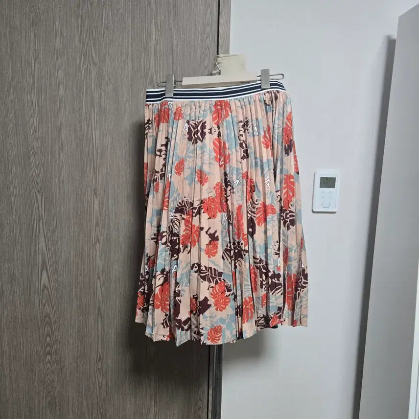 [BUNJANG] Aven Pleated Floral Pattern Midi Skirt / 새상품) Aven 에이븐 골프 플리츠 스커트 꽃무늬 패턴